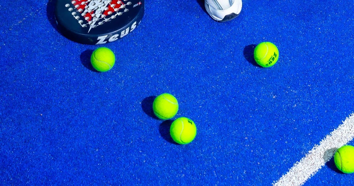 Les règles du padel expliquées simplement pour bien débuter